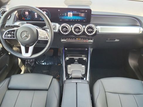 Used 2022 Mercedes-Benz GLB 250 4MATIC w/ Premium Package Lite image 17