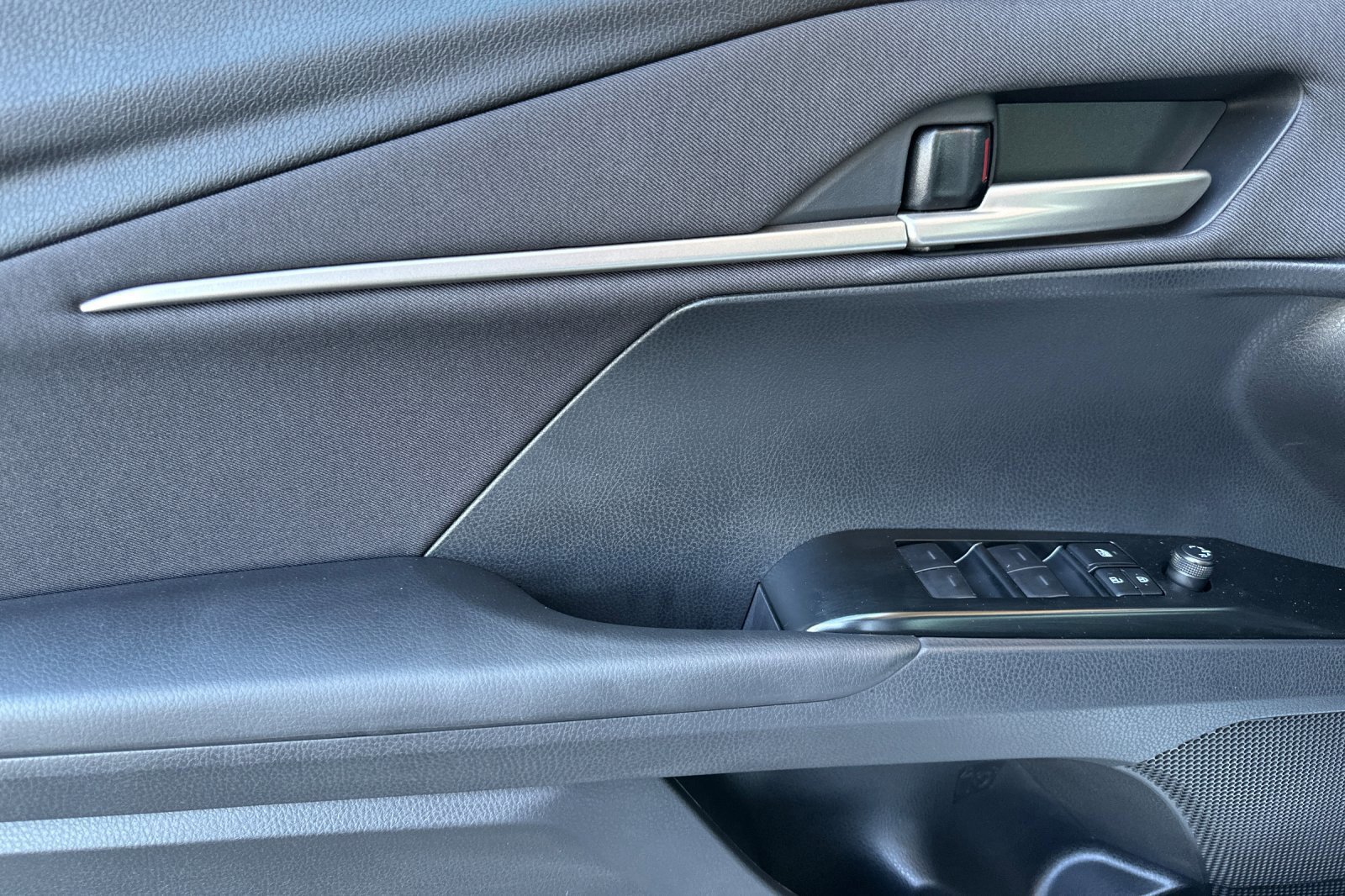 Used 2026 Toyota Camry LE w/ Convenience Package FWD image 11