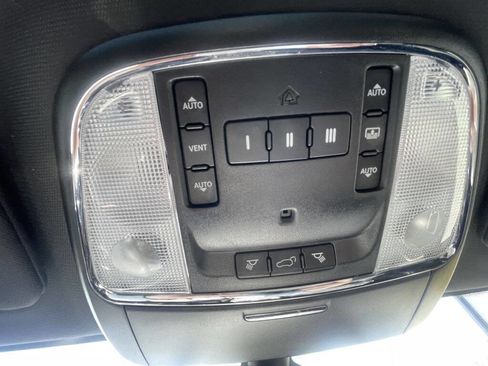 Used 2017 Jeep Grand Cherokee Limited w/ Luxury Group II image 31