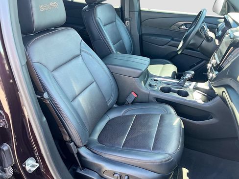 Used 2023 Chevrolet Traverse High Country FWD image 31