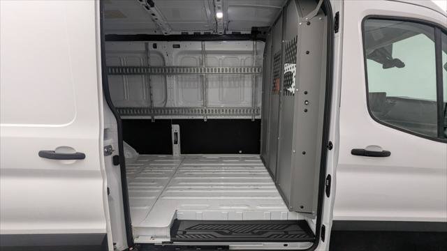 Used 2023 Ford E-Transit Medium Roof RWD image 17