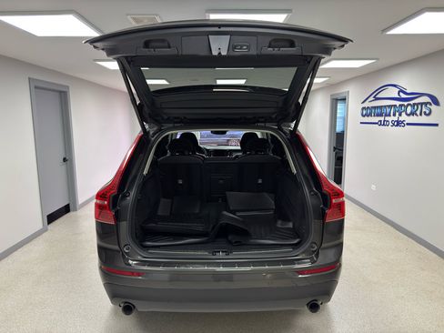 Used 2018 Volvo XC60 T5 Momentum w/ Convenience Package image 37