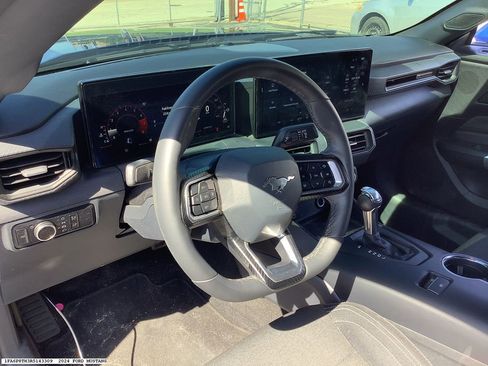 Used 2024 Ford Mustang Coupe image 9