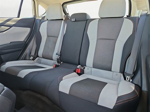 Used 2019 Subaru Crosstrek 2.0i Premium w/ Moonroof Package image 9