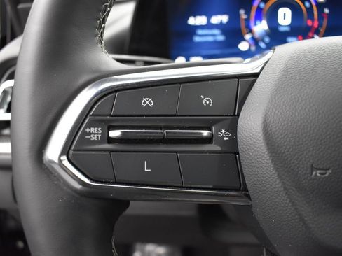Used 2024 Chevrolet Traverse LT FWD image 14