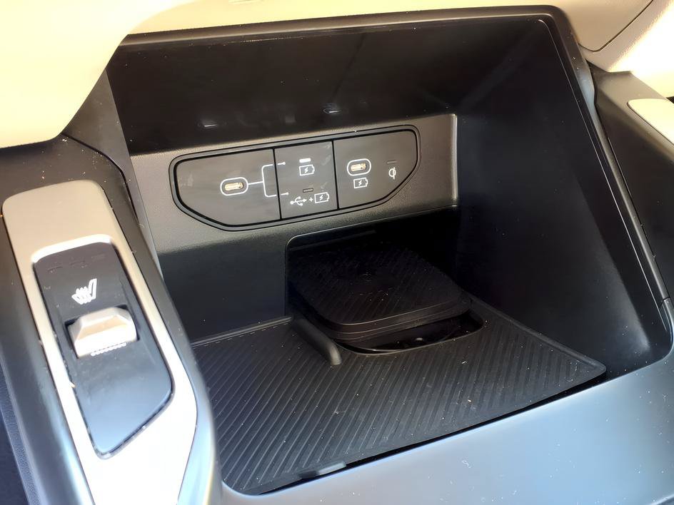 Used 2025 Kia Sorento S w/ Panoramic Sunroof Package FWD image 22