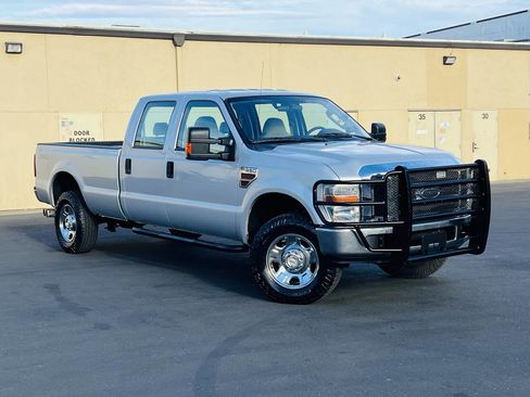 Used 2008 Ford F350 XLT image 2