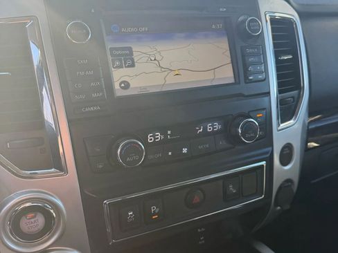 Used 2017 Nissan Titan SV image 24