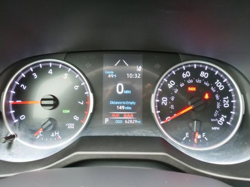 Used 2019 Toyota RAV4 XLE Premium image 25