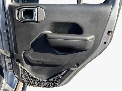 Used 2018 Jeep Wrangler Unlimited Rubicon w/ LED Lighting Group image 26