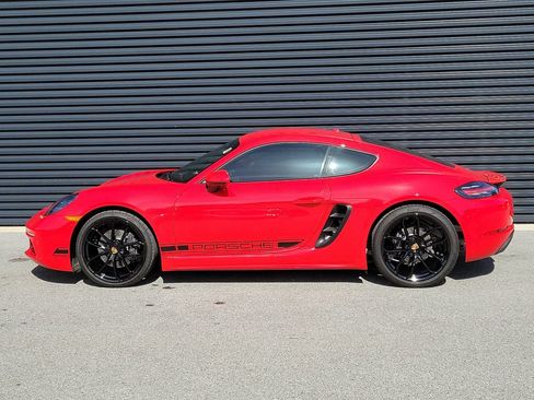 Certified 2024 Porsche 718 Cayman RWD image 2