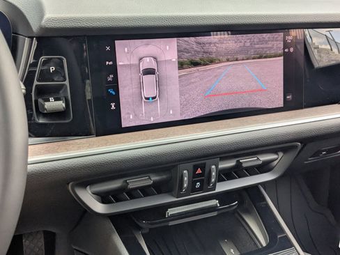 Used 2025 Porsche Cayenne E-Hybrid image 19