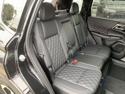 Used 2023 Mitsubishi Outlander SEL image 37