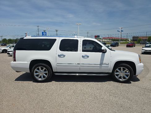 Used 2009 GMC Yukon XL Denali AWD/4WD image 7