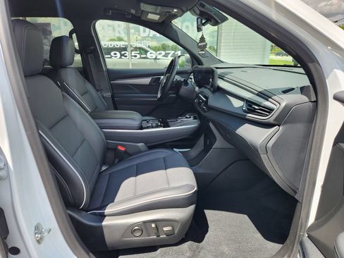 Used 2026 Buick Enclave Preferred AWD/4WD image 10