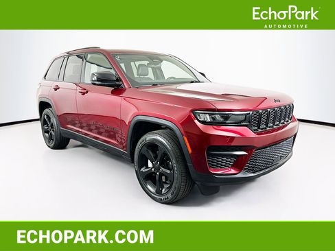 Used 2023 Jeep Grand Cherokee Altitude image 1