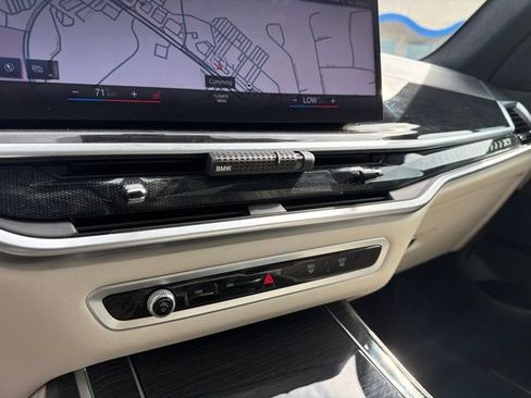 Used 2023 BMW X7 xDrive40i w/ M Sport Package AWD/4WD image 19