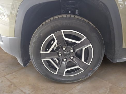 New 2026 Jeep Cherokee Laredo AWD/4WD image 27