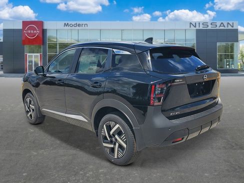 New 2026 Nissan Kicks SV FWD image 8