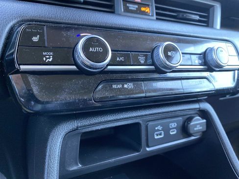 Used 2023 Honda Pilot Touring image 17