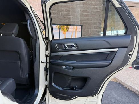 Used 2018 Ford Explorer XLT w/ Equipment Group 201A FWD image 34