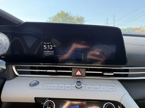 New 2025 Hyundai Elantra Limited FWD image 21
