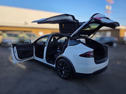 Used 2022 Tesla Model X AWD/4WD image 12