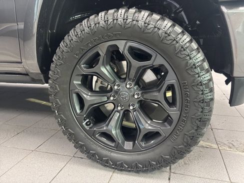 Used 2022 RAM 1500 Limited w/ Night Edition image 8