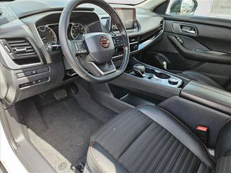 Used 2025 Nissan Rogue SV video 3