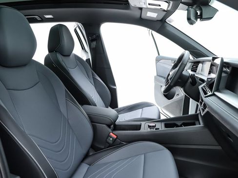 New 2026 Volkswagen Tiguan SE R-Line FWD image 75