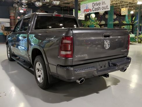 Used 2019 RAM 1500 Laramie AWD/4WD image 10