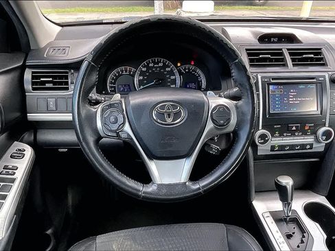 Used 2012 Toyota Camry SE FWD image 14