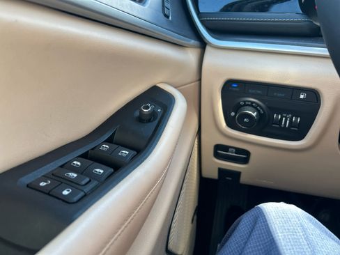 Used 2023 Jeep Grand Cherokee 4WD 4xe w/ Luxury Tech Group II image 21