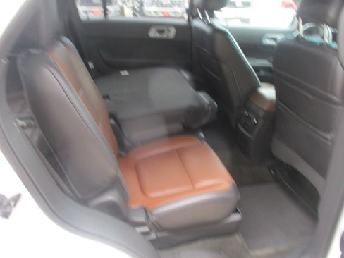 Used 2014 Ford Explorer Limited w/ Equipment Group 301A FWD image 10