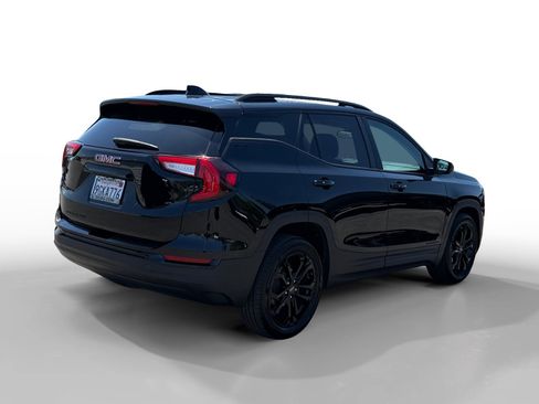 Used 2022 GMC Terrain SLE w/ Driver Convenience Package FWD image 5