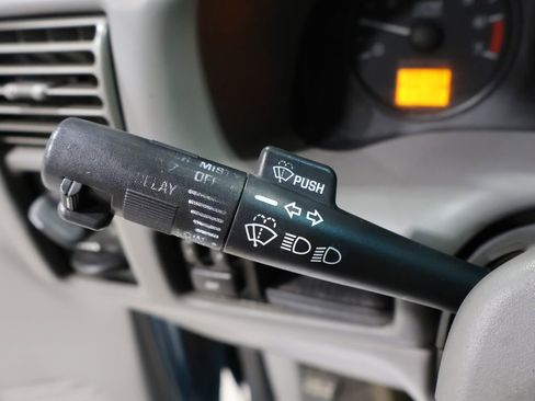 Used 2002 Oldsmobile Silhouette GLS w/ Towing Pkg image 27