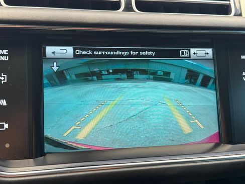 Used 2015 Land Rover Range Rover HSE image 9