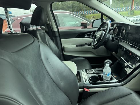 Used 2022 Kia Carnival SX FWD image 8