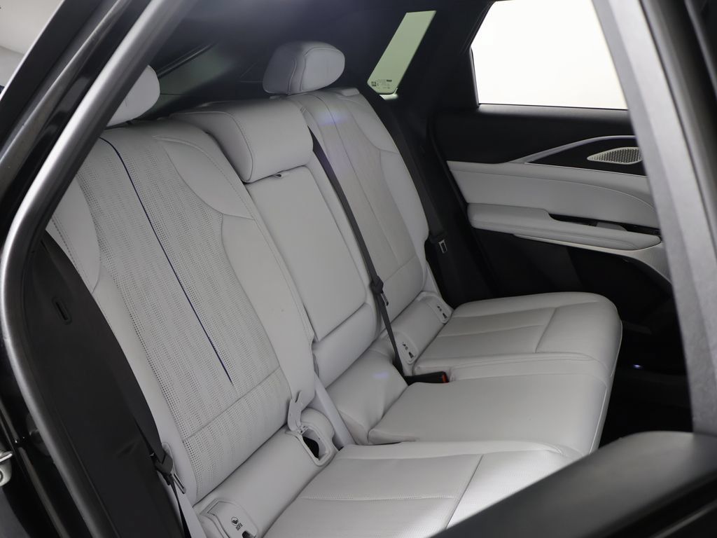 Used 2024 Cadillac Lyriq Sport RWD image 36