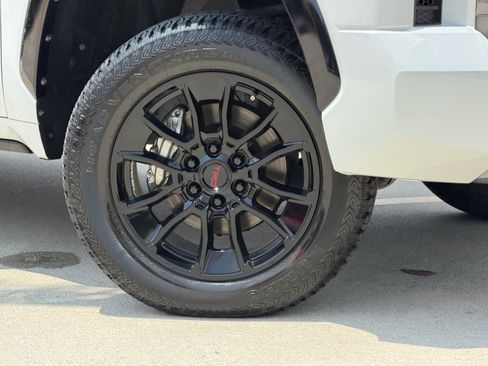 Used 2024 Toyota Tundra Platinum AWD/4WD image 3