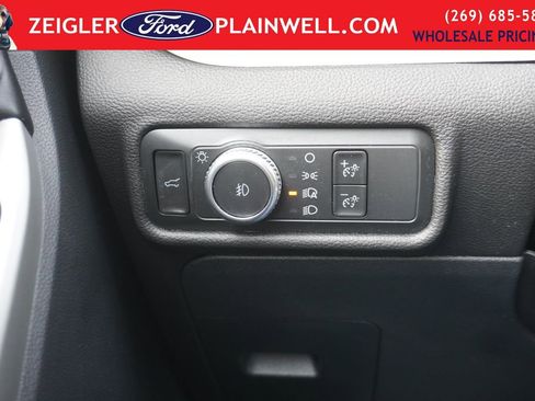 Used 2022 Ford Explorer XLT w/ Equipment Group 202A image 31