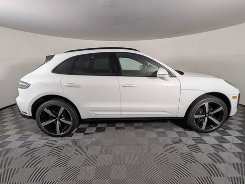New 2026 Porsche Macan AWD/4WD image 8