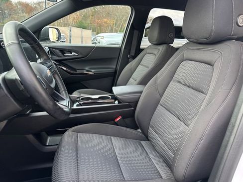 Used 2025 Chevrolet Equinox LT image 38