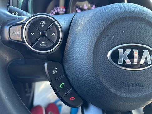 Used 2019 Kia Soul image 29