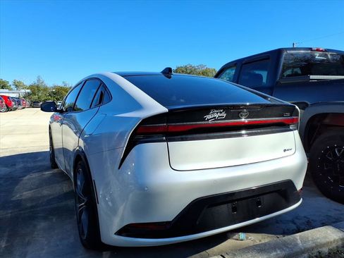 Used 2024 Toyota Prius Limited image 4