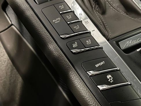 Used 2017 Porsche Macan S image 16