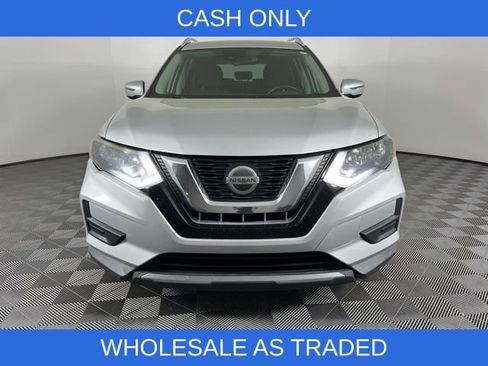 Used 2019 Nissan Rogue SV image 3