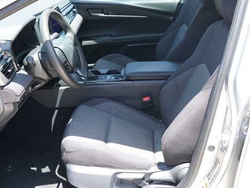Used 2025 Toyota Camry LE FWD image 9