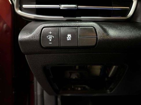 Used 2024 Hyundai Elantra SEL FWD image 26