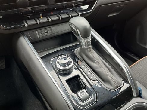 Used 2025 GMC Canyon AT4 AWD/4WD image 22